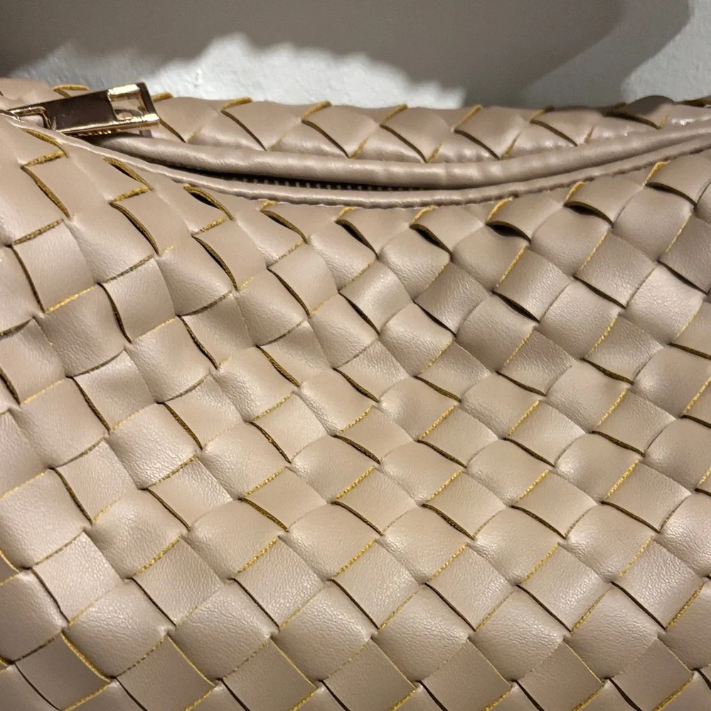 Elegant Tan Woven Handbag